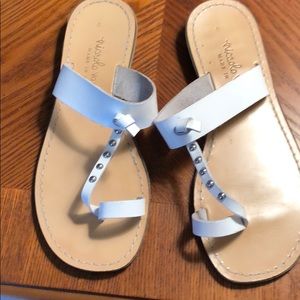 White sandals w/silver stud detail, tan footbed